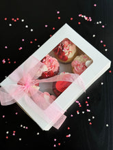 Load image into Gallery viewer, Deluxe Valentine’s Cupcakes (6 Pack)
